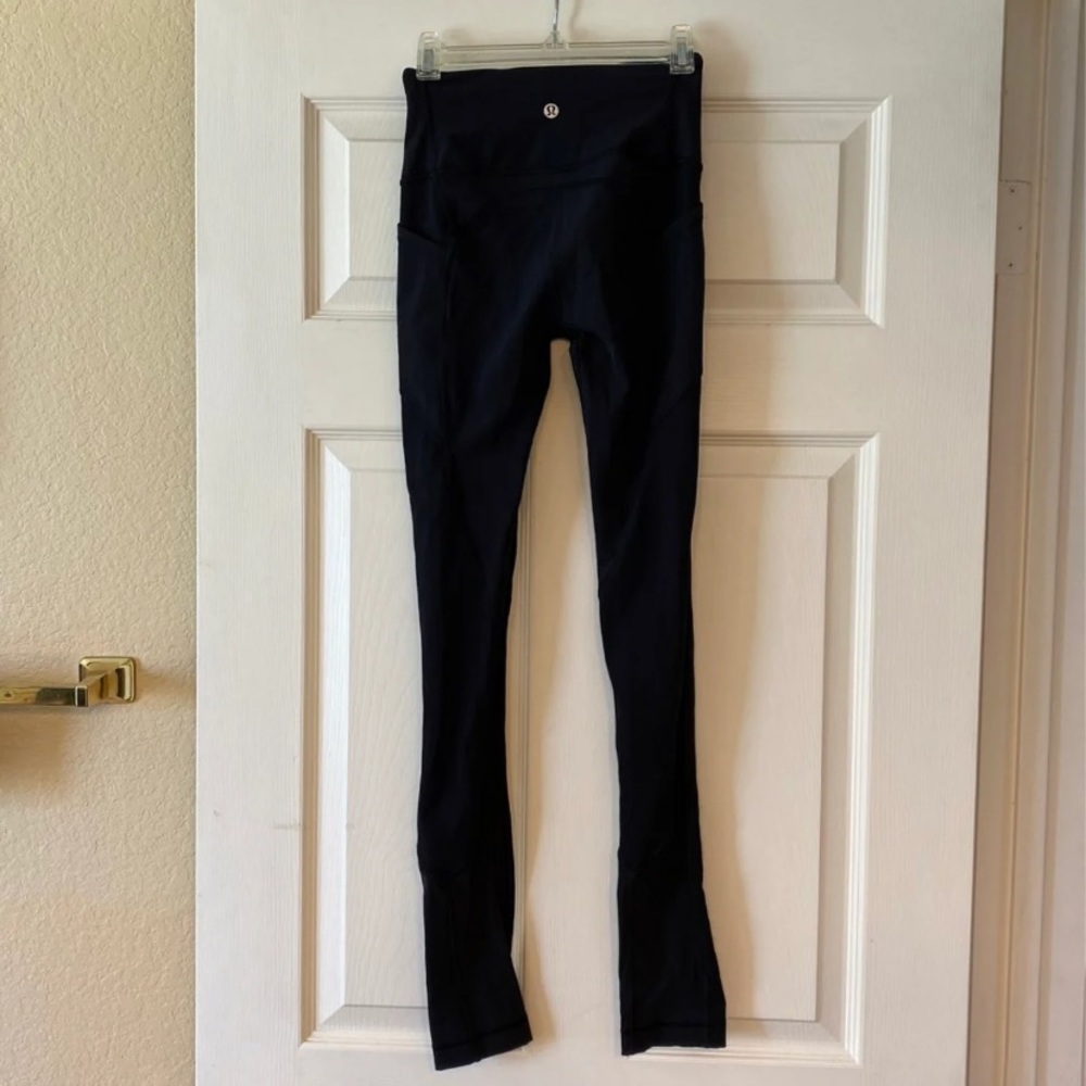 Like new Lululemon black leggings size 2